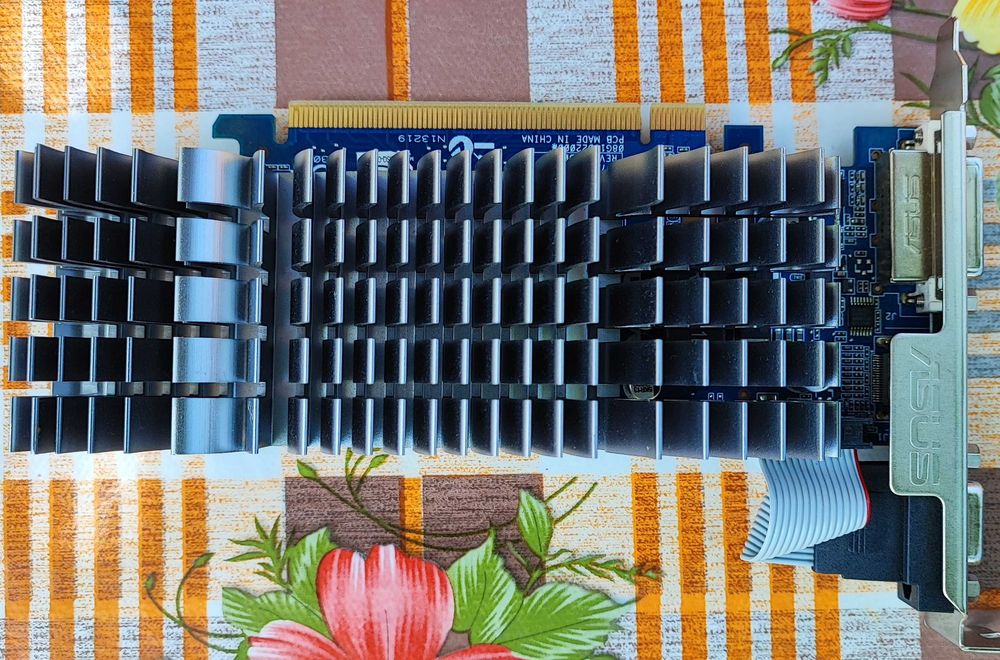 Placa video Asus Nvidia Gt 210 1G DDR2 128 bit Silent