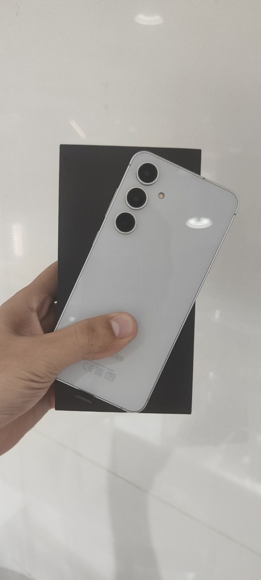 Продаётся samsung s24FE 128ГБ
