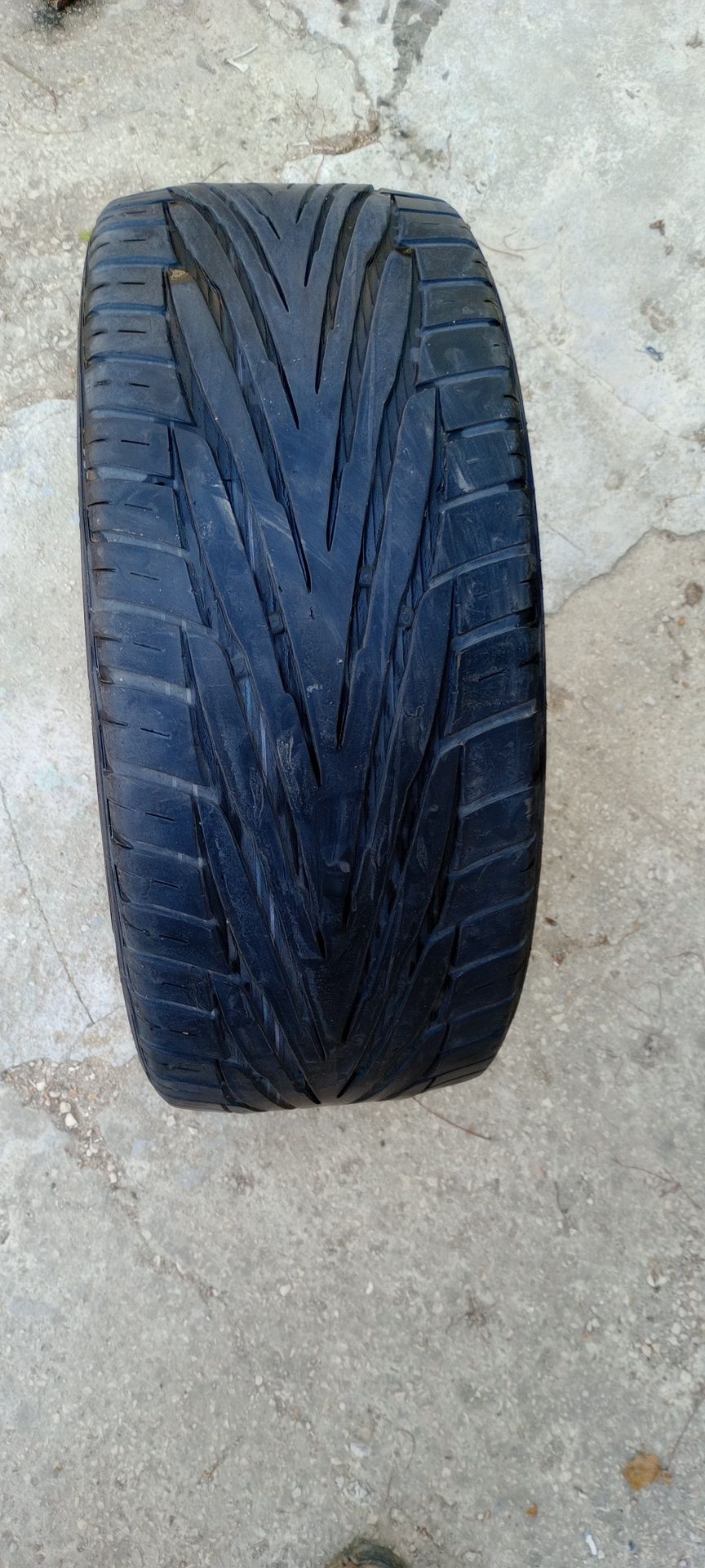 Uniroyal 225/45/17