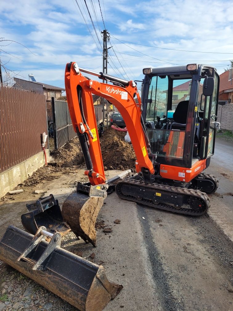 Miniexcavator Execut săpături