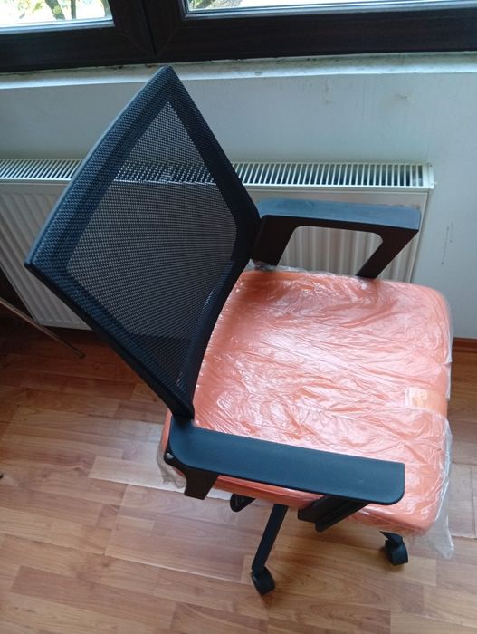 Scaun de birou nou și confortabi