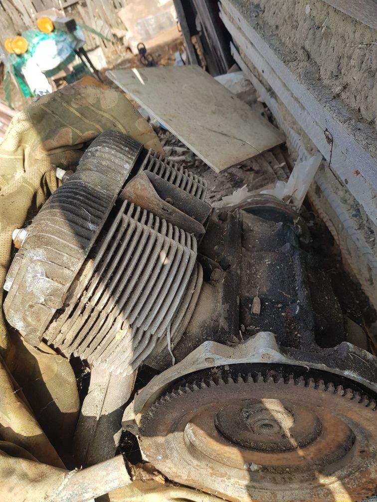 Motor si cutie de viteze  TRABANT !
