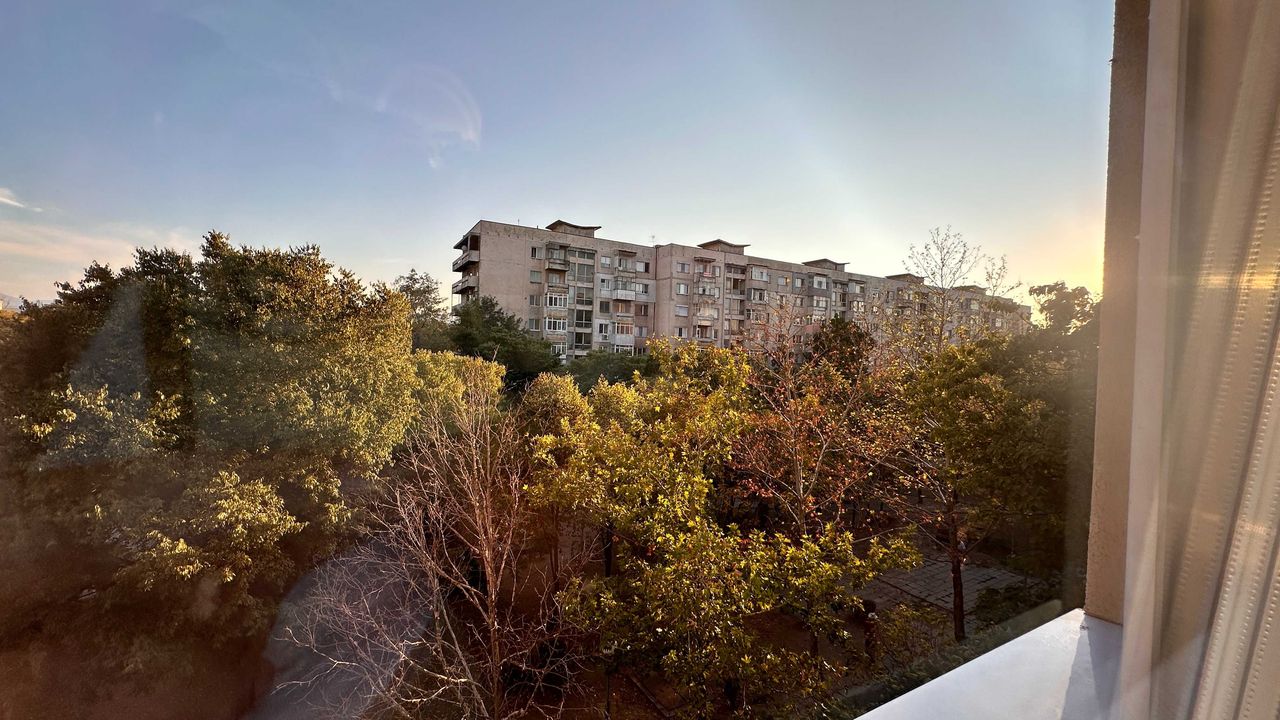 Дава се под наем Тристаен апартамент в Пловдив, Изгрев - 70 кв.м за 408 € - Снимка #17