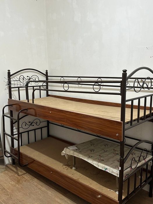 Двухъярусная кровать