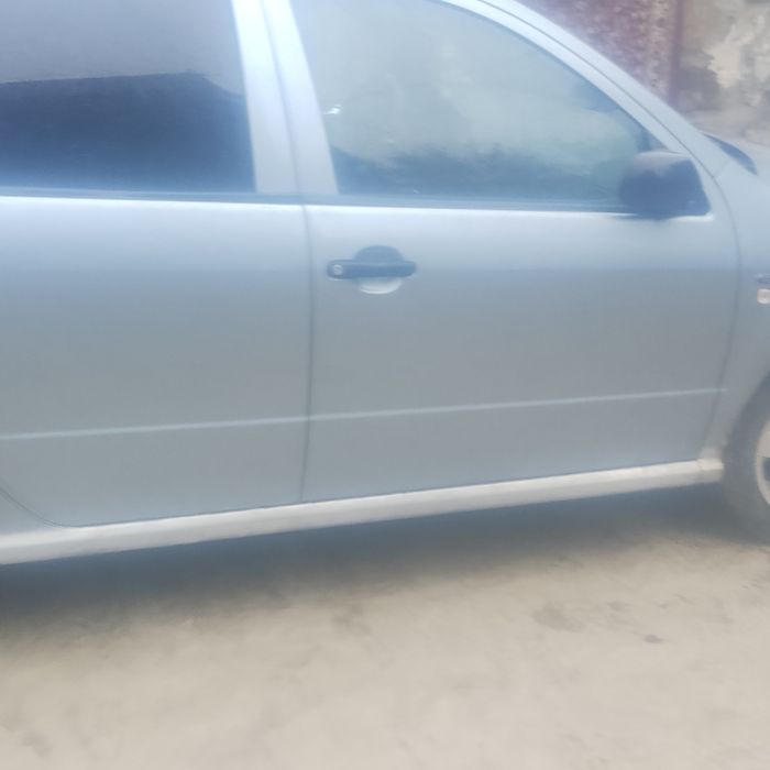 Vând Skoda Fabia 14 mpi  2500 lei