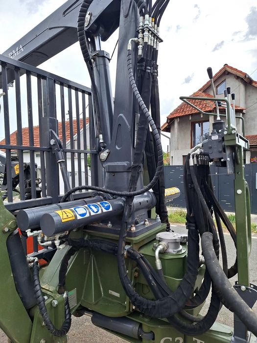 Remorca forestiera FARMA profesionala C 7.2 G10 cu macara 2023,ca nouă