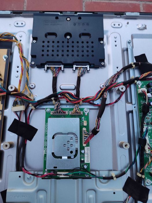 Основна и захранваща платки за телевизор Шарп Акуос