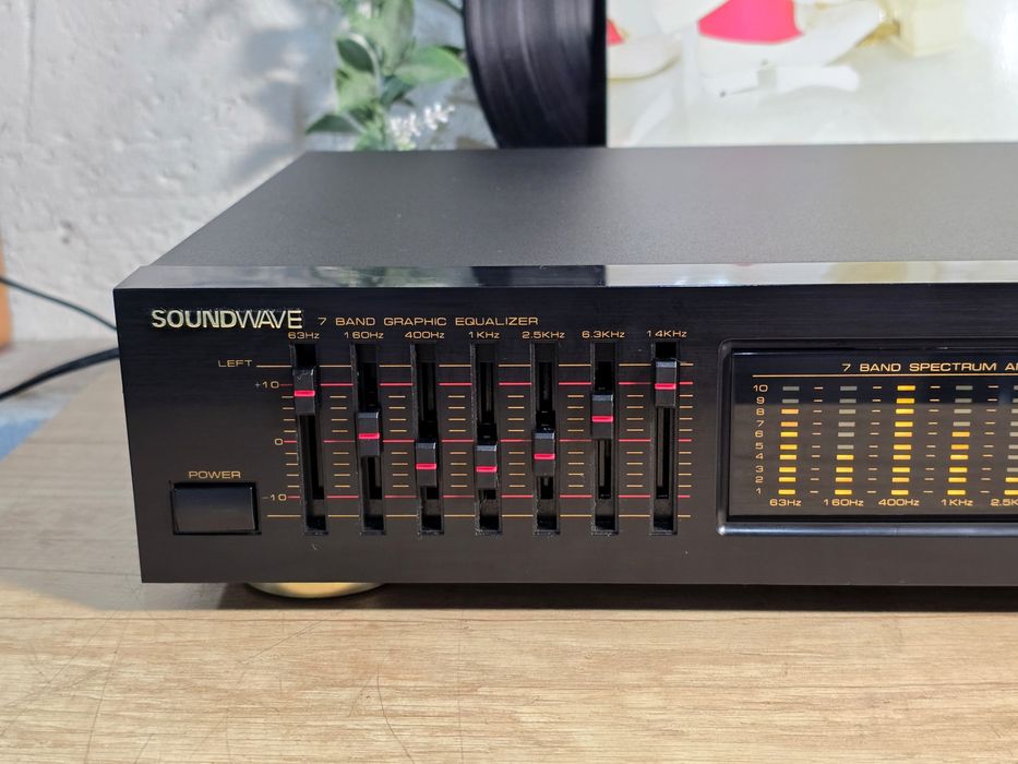 Egalizator SOUNDWAVE Q-1100, 2x7 band , vumentre led , equalizer hi-fi