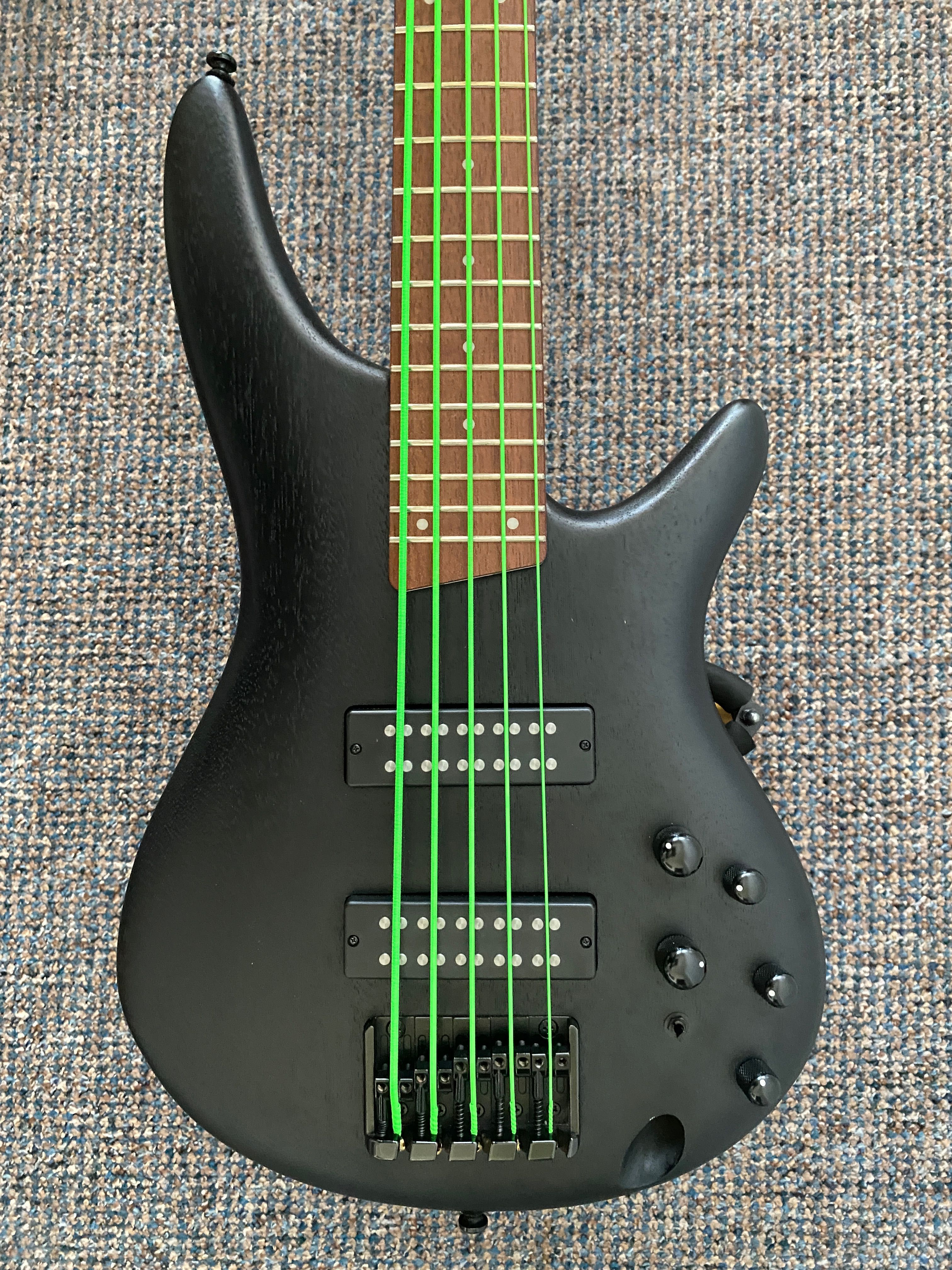 Бас китара Ibanez SR305EB (Комплект: калъф, струни)