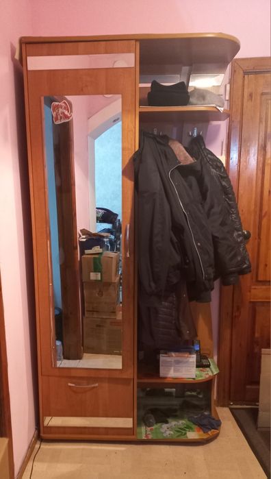 Продам прихожую..