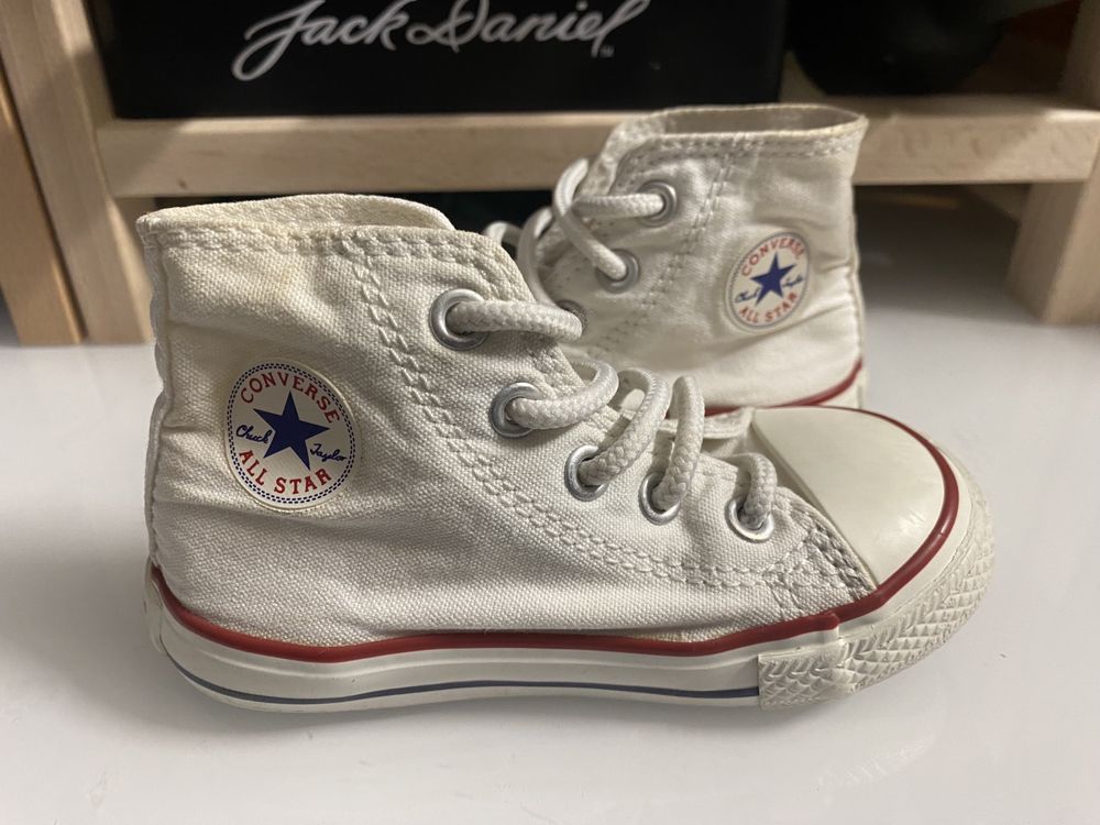 Бели кецове Converse