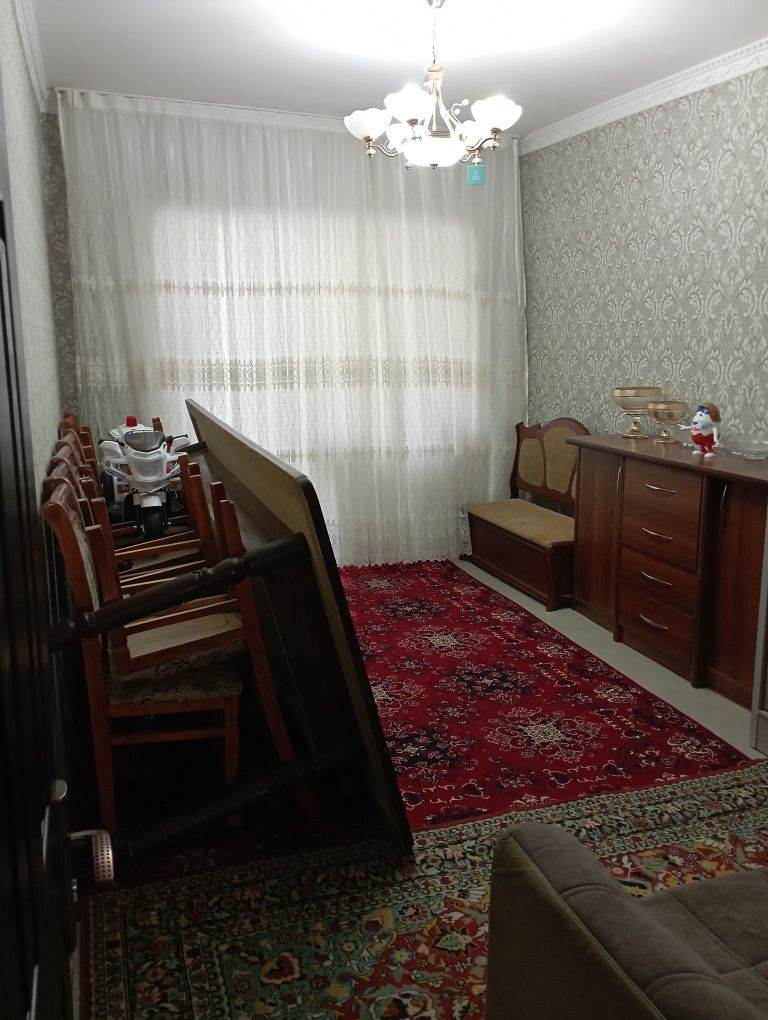 Срочно продается квартира на Карасу 6   2/4/4