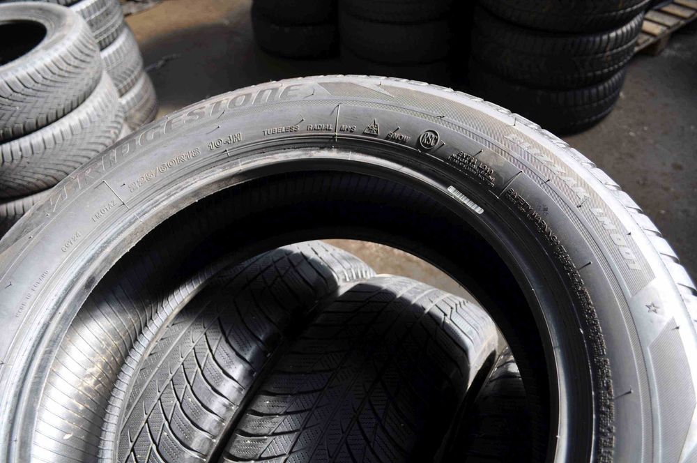 SET 4 Anvelope Iarna 225/60 R18 BRIDGESTONE Blizzak LM001  - Runflat