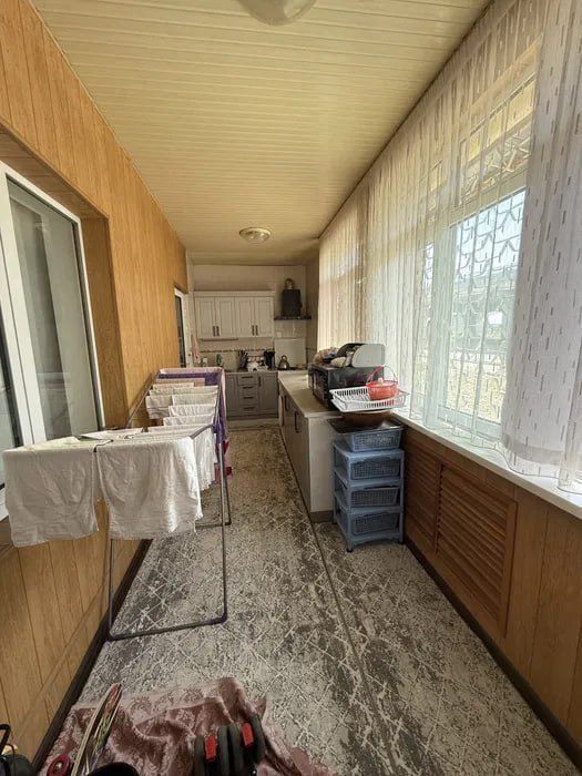 4/1/5 (1 этаж). Сергели 4. Квартира 91 м², с ремонтом. До метро - 700м