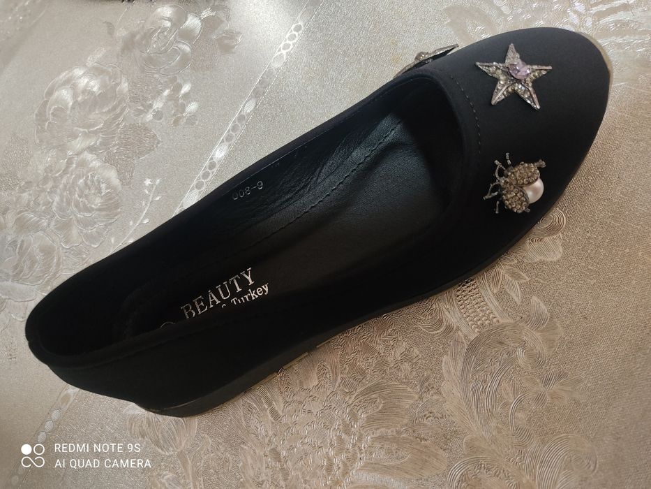 Продам  фирменные балетки