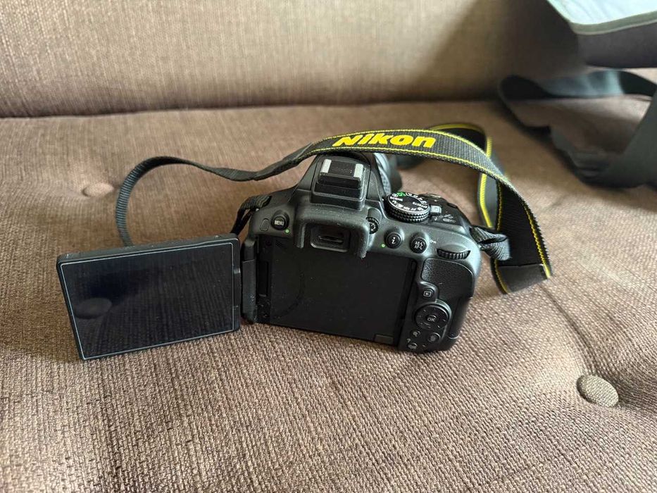 Nikon D5300 без следи от употреба, 3500кадъра