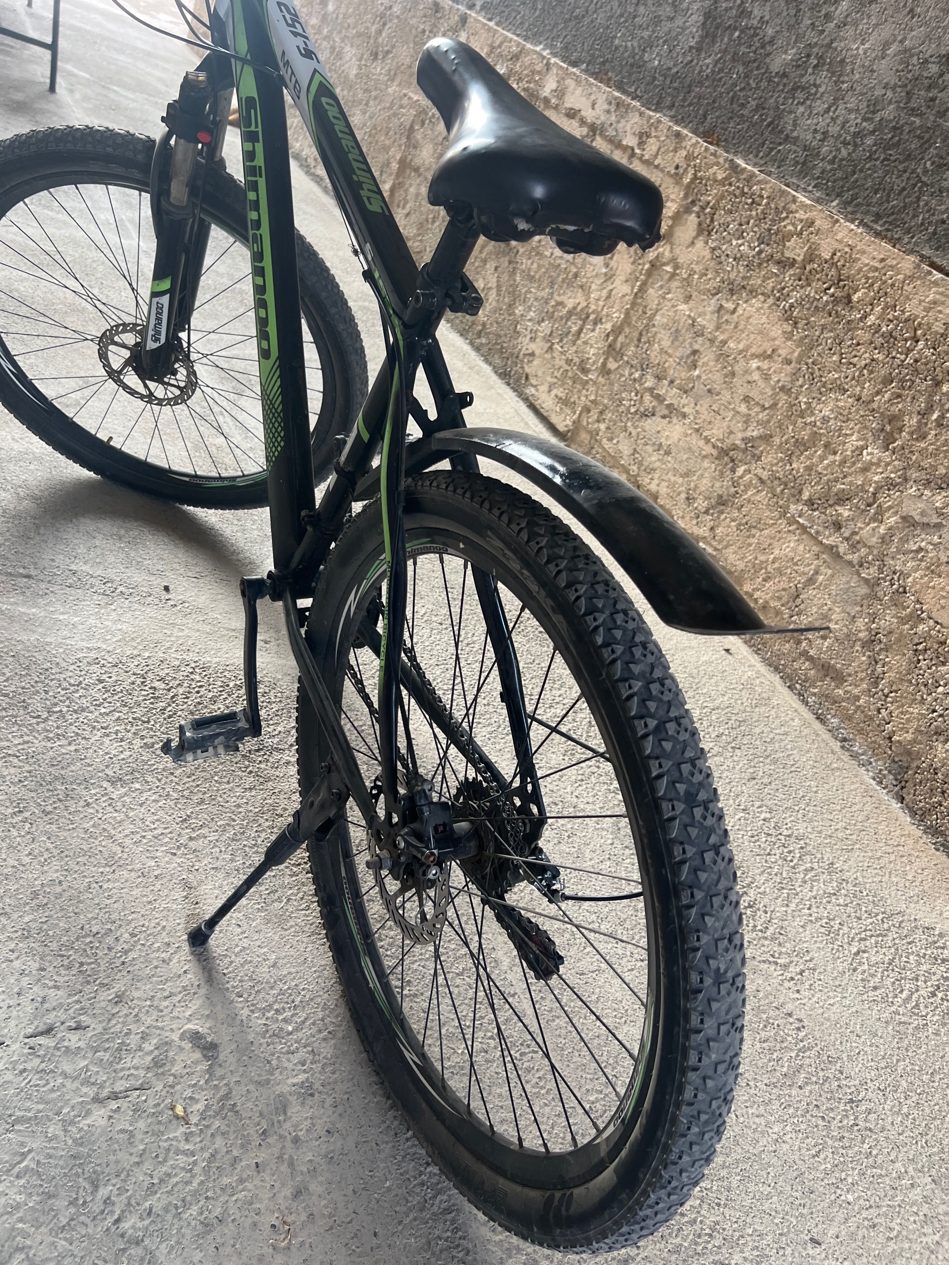 Velik skorli Shimano razmeri 17,5 oladiganlar aloqaga chiqsin