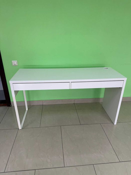 Продам письменный стол серии МИККЕ ИКЕА (5шт)