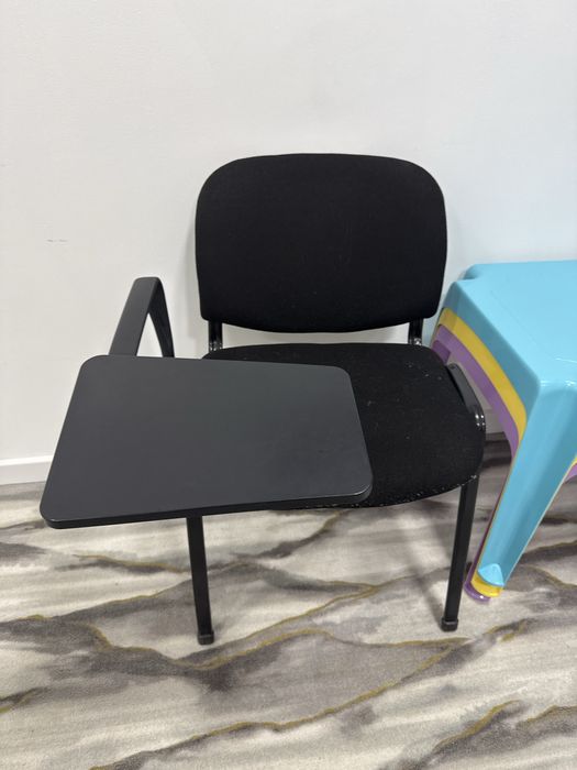 Продам учебный стул