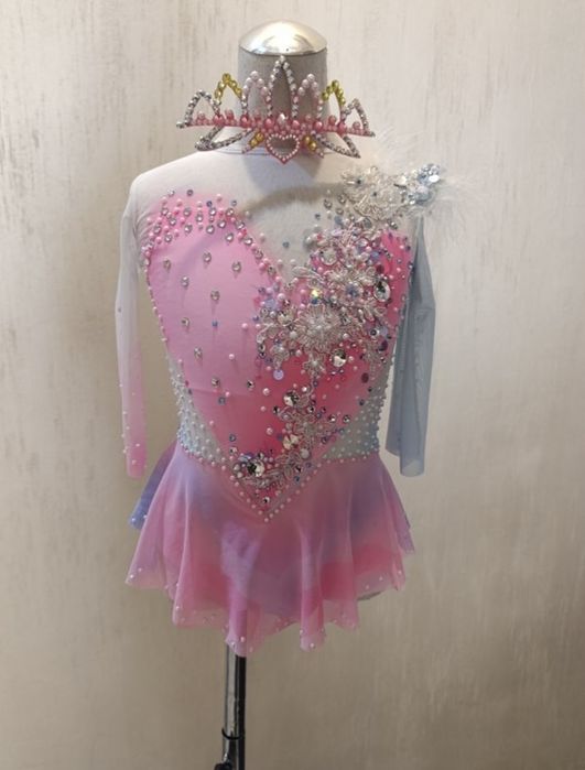 Продам купальник для художественной гимнастики