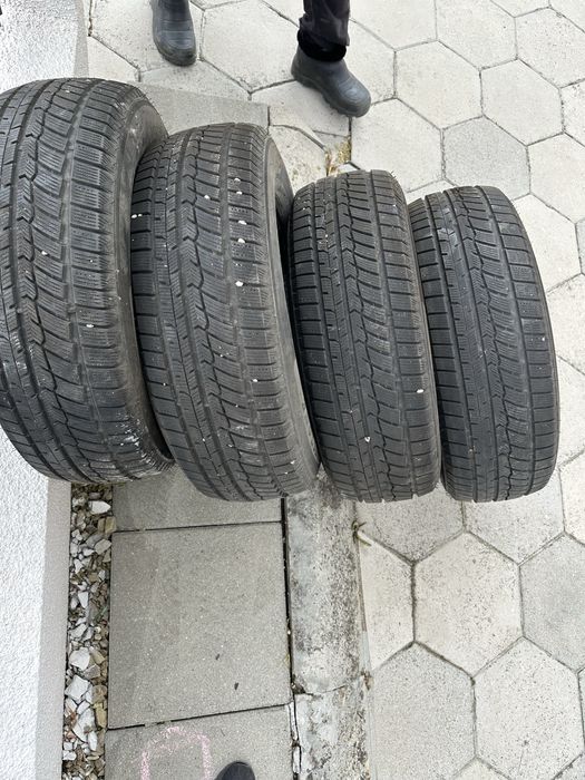 Зимни гуми 225/70/16