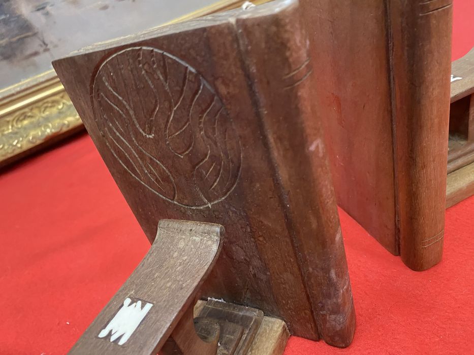 Стопери за книги от тик с инкрустация