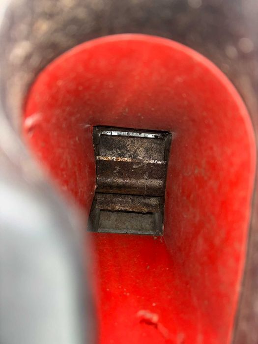 Валцова самопридърпваща дробилка за клони