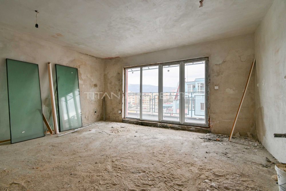 Продава се Тристаен апартамент в София, Люлин - център - 118 кв.м за 1272 €/кв.м - Снимка #2