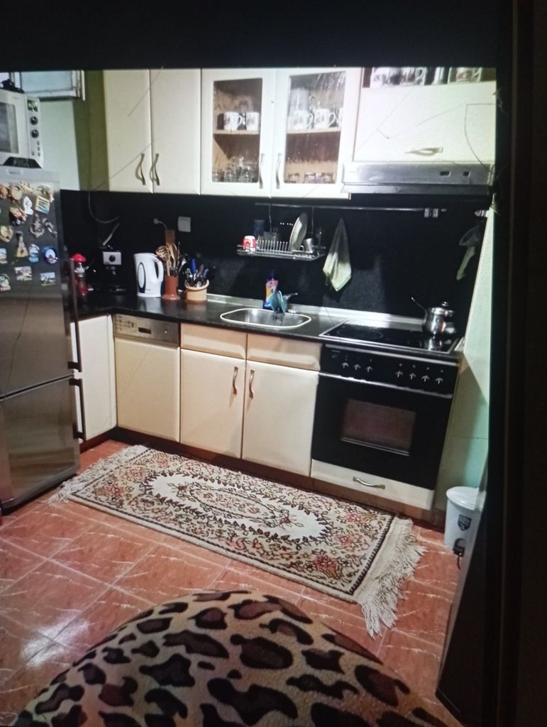 Продава се Тристаен апартамент в Казанлък - 82 кв.м за 1244 €/кв.м - Снимка #2