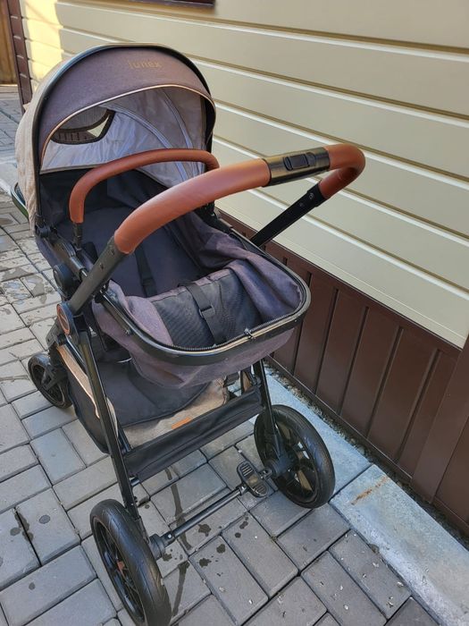 Продам коляску фирмы Junex