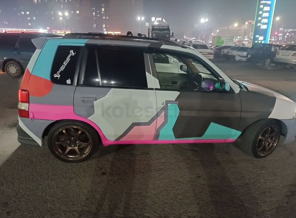 Мазда демио 1997 года автомат ,кондер, багажник, авто завод