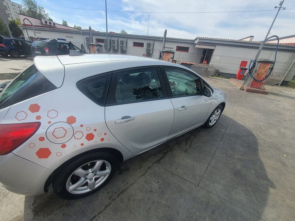 Vand Opel astra J 1.3 cdti 95cp 2012