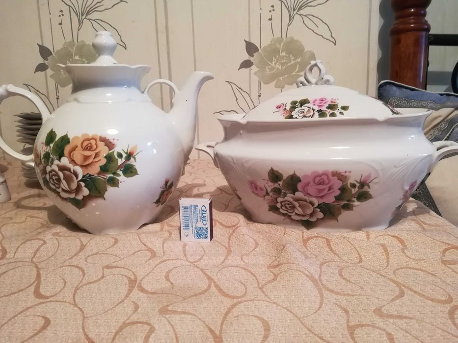 Супница фарфоровая