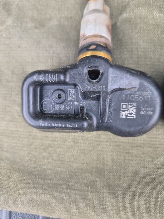 Датчици за налягане на гумите/Тойота Корола Версо