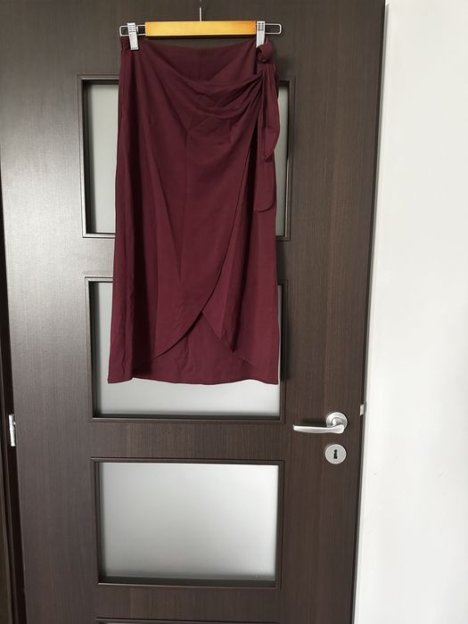 Fusta asimetrica mărimea 34