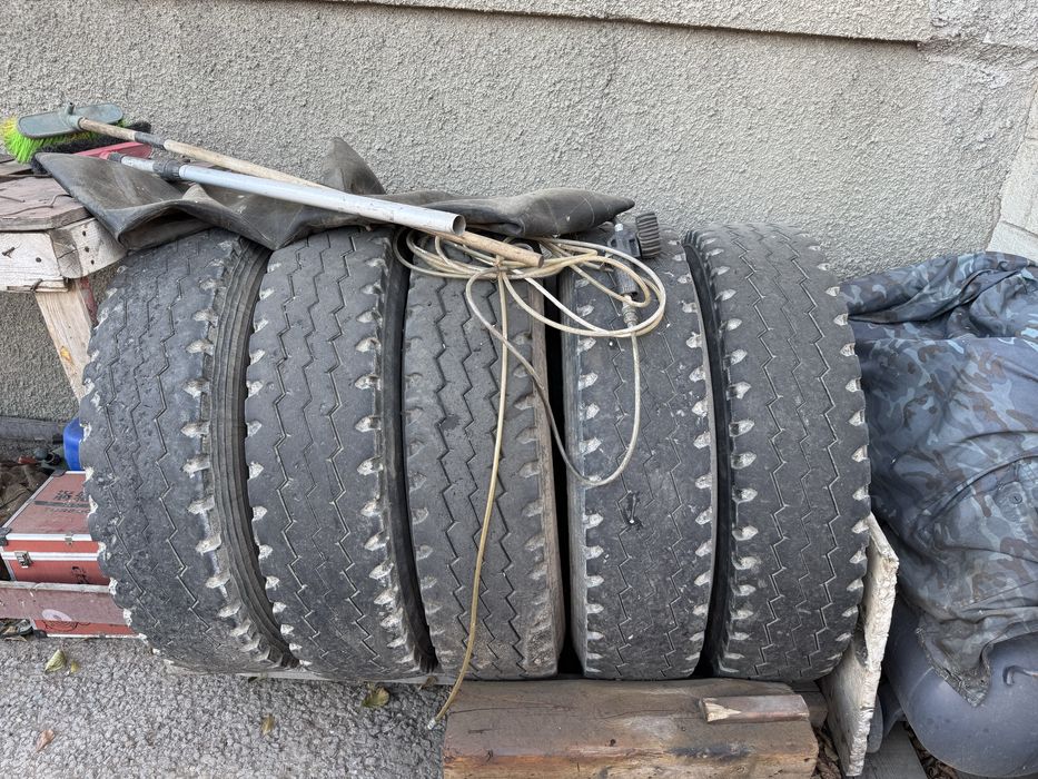 Продам шины камаз 11 r 22.5