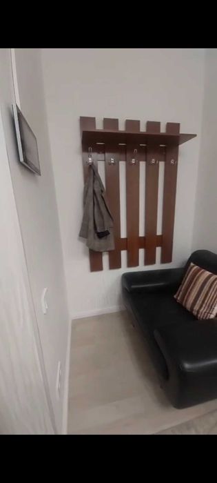 Продам прихожку с тумбой