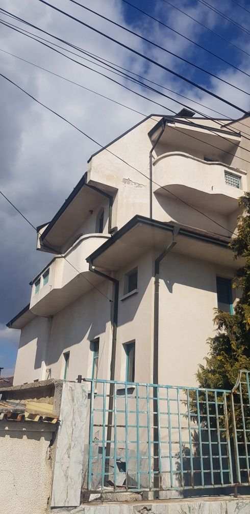 Продава бизнес комплекс  в с.Яхиново общ.Дупница