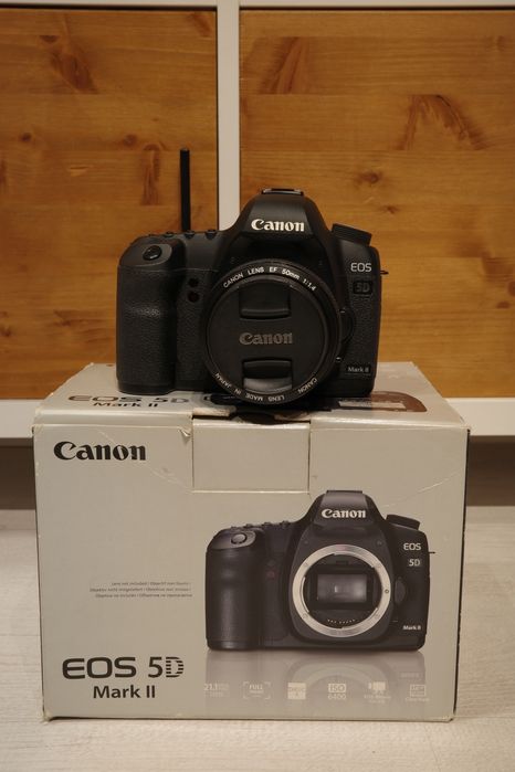 Canon 5D mark II + обектив Canon EF 50mm f1.4 USM