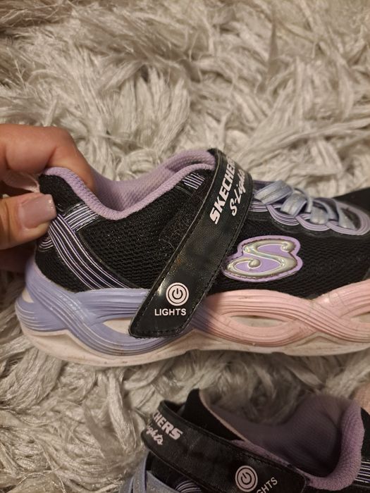 Skechers cu luminițe - copii mărime 33.5