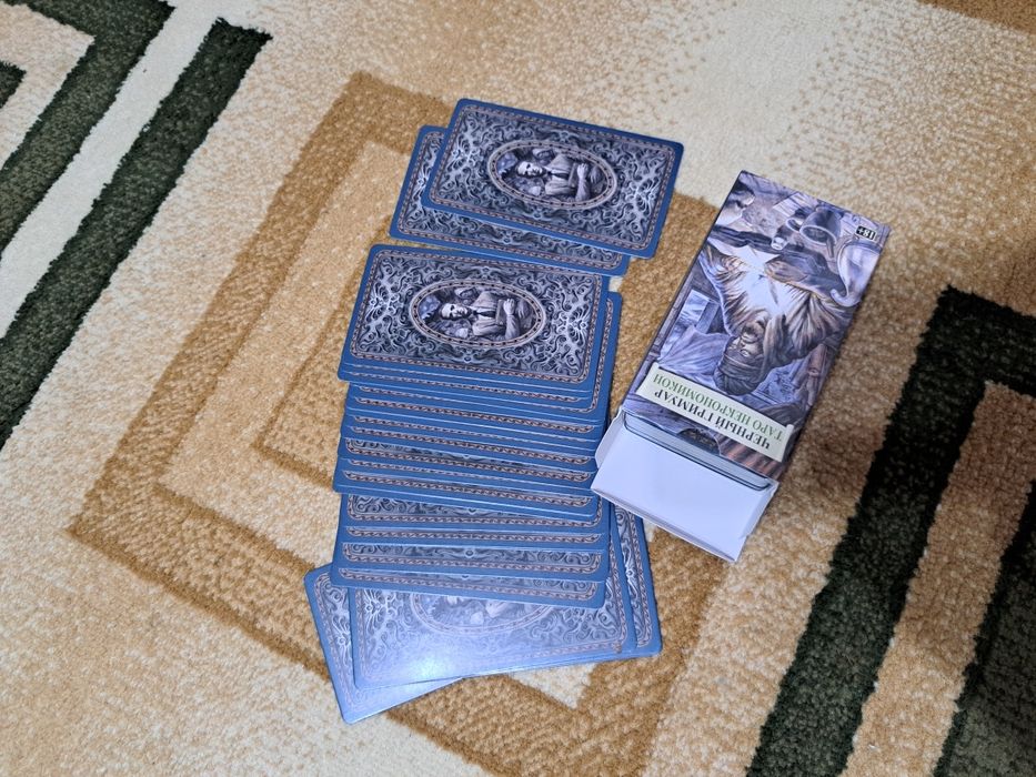 Продаю новую колоду.Черный гримуар.