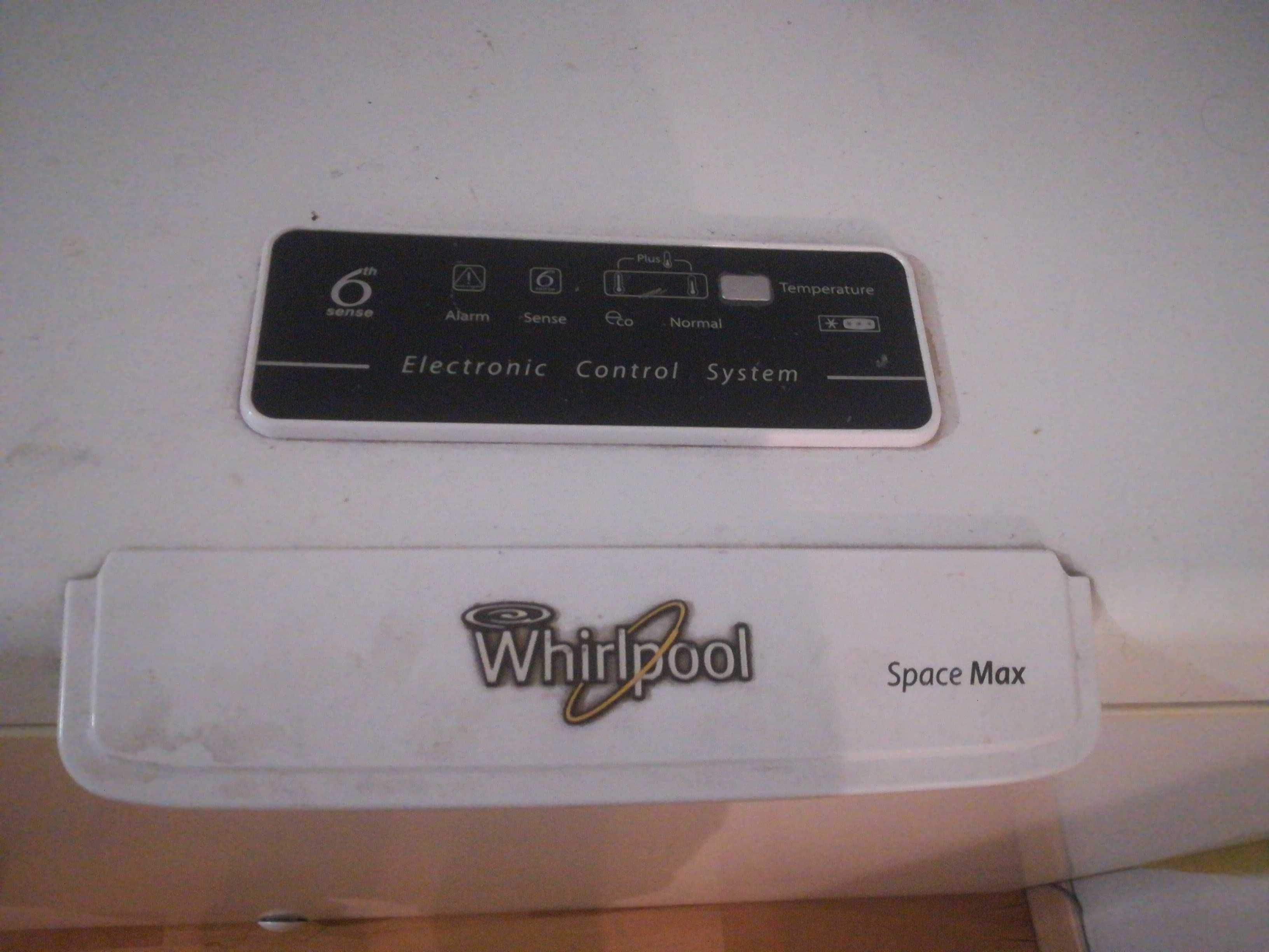 Морозильник Whirlpool Space Max