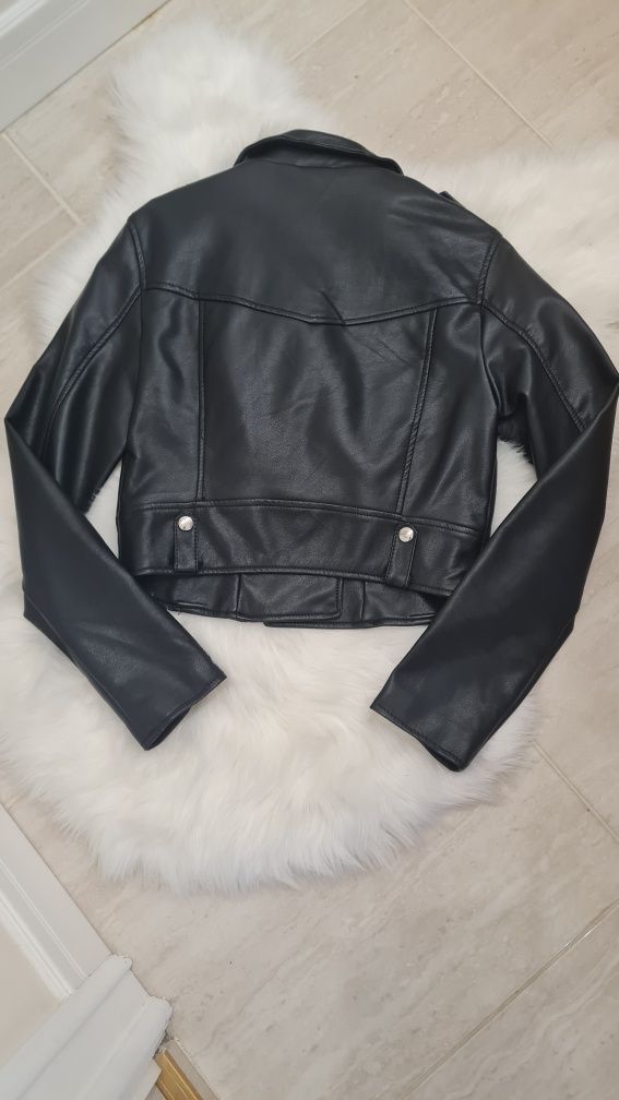 Кожено яке. Bershka