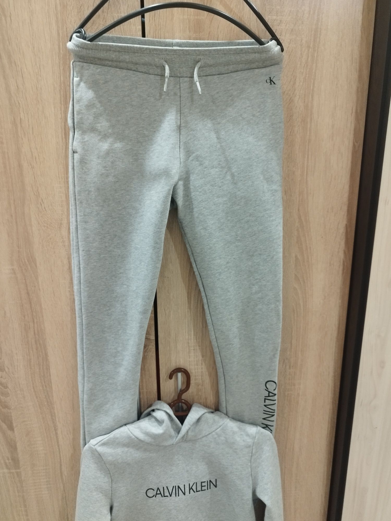 Оригинален екип Calvin Klein