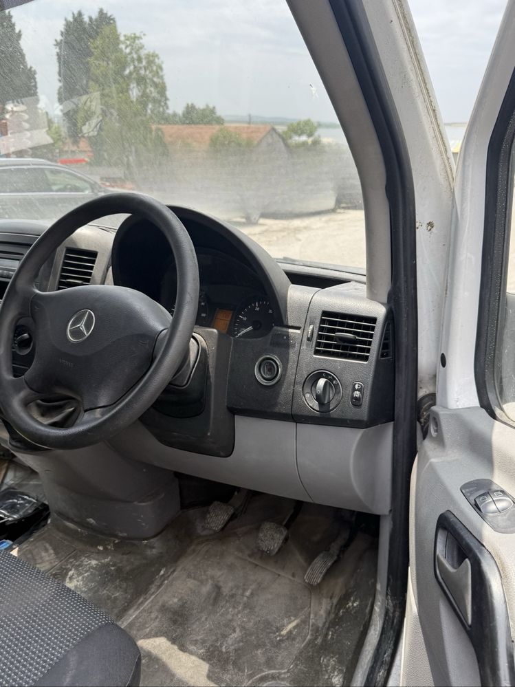 На части Mercedes-Benz Sprinter 2.2cdi Товарен с борд om651
