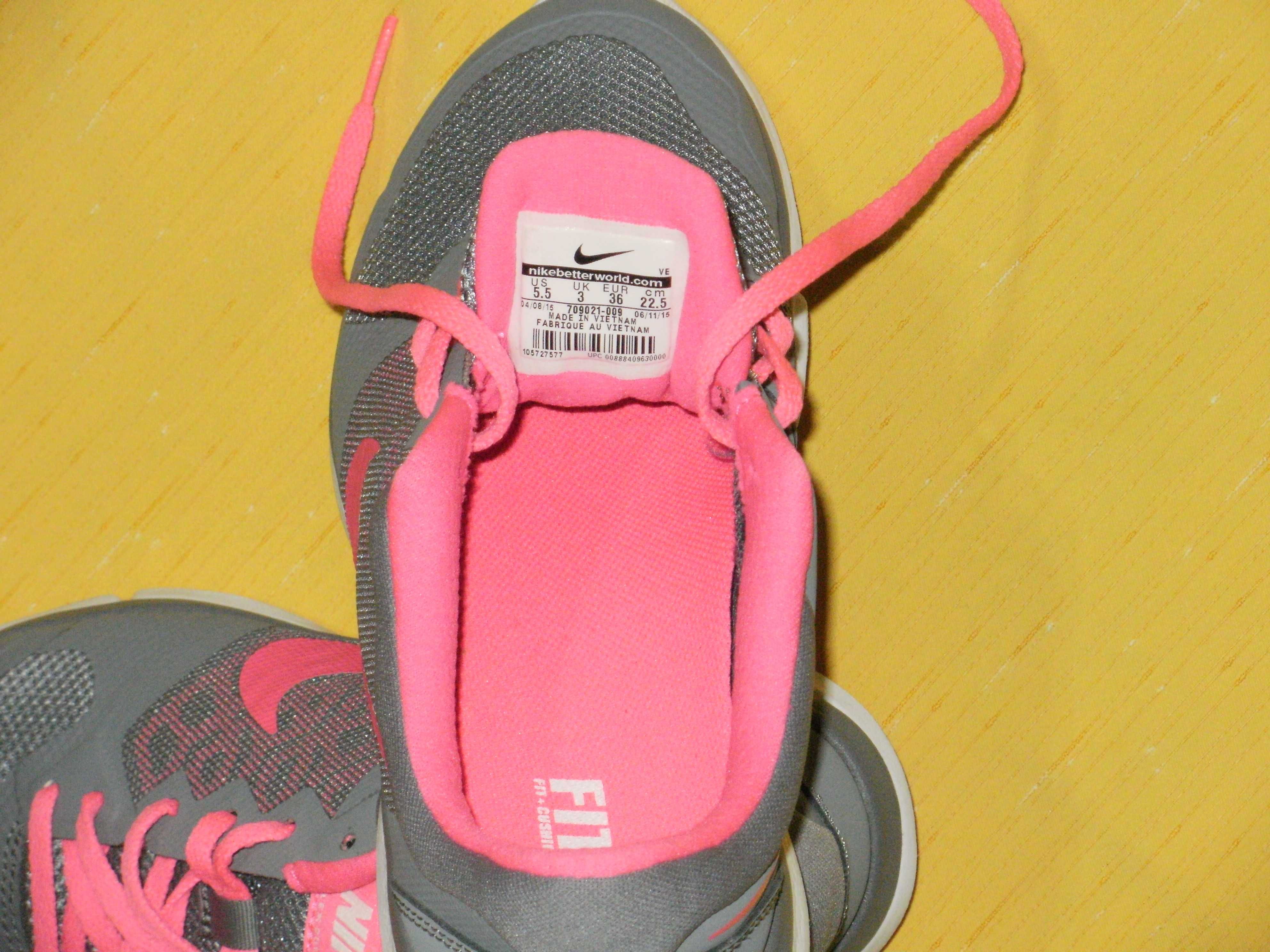 NIKE юношески нови 36