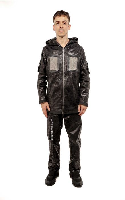 Designerul Vishisku lansează Jachetă Pantaloni Vestă Cargo Piele UK