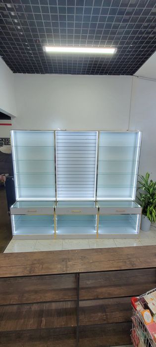 мебель на заказ. Do'kon magazn uchun polka, stelaj, vitrina, shkaf,