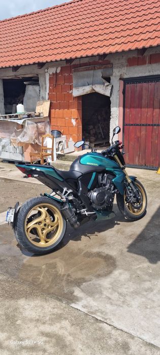 Honda cb 1000r  2011