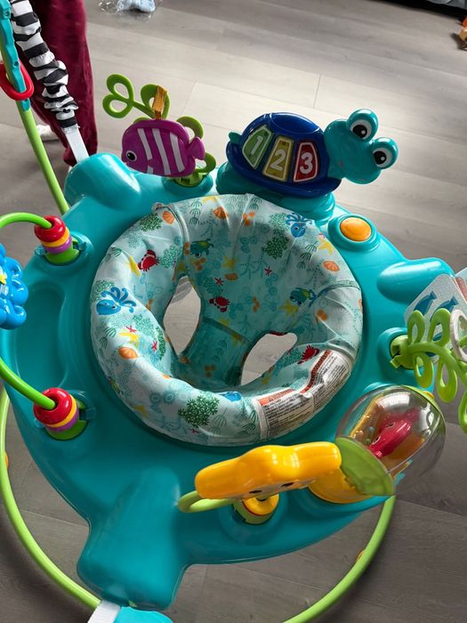 Jumper , centru activități Baby Einstein.